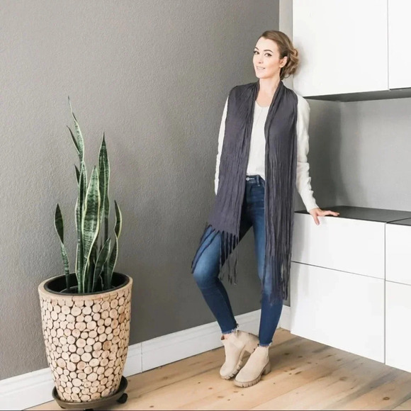 Express boho fringe Scarf - Picture 6 of 7